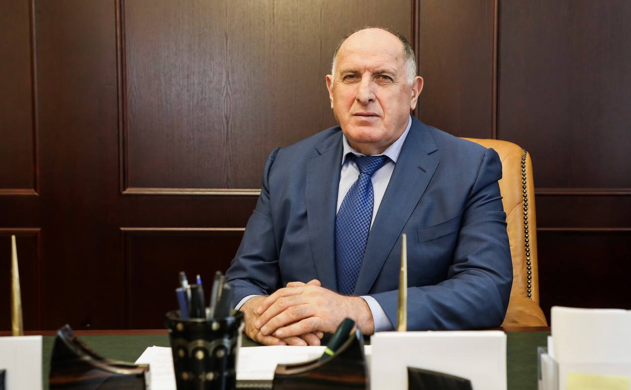 Председатель Правительства Дагестана поздравил жителей республики с Днем отца