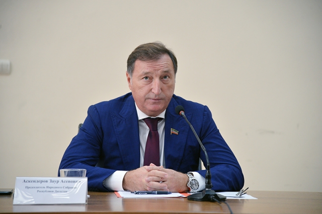 Заур Аскендеров предложил установить в Дагестане памятник Матери