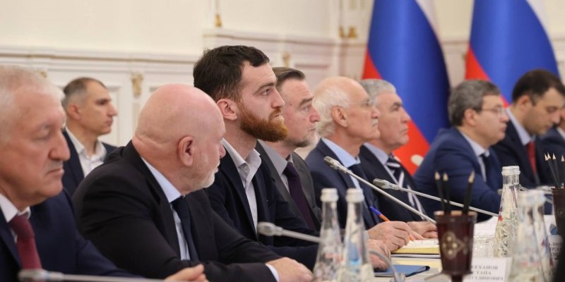 Сергей Меликов провел заседание Комиссии по противодействию коррупции в республике