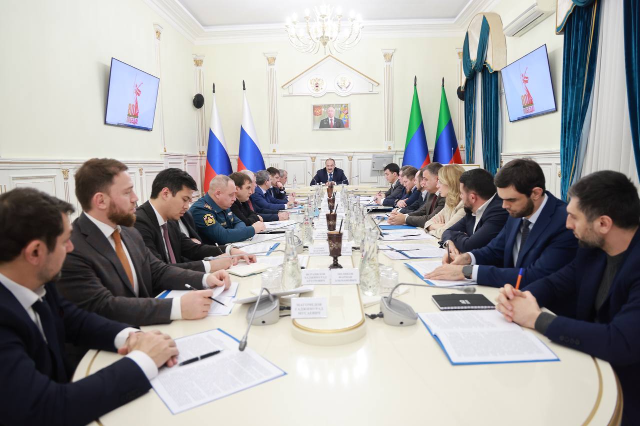 Меликов жестко раскритиковал мэрию Махачкалы за проблемы в городе