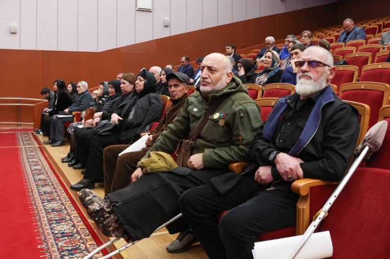 Сергeй Мeликов встретился с семьями военнослужащих