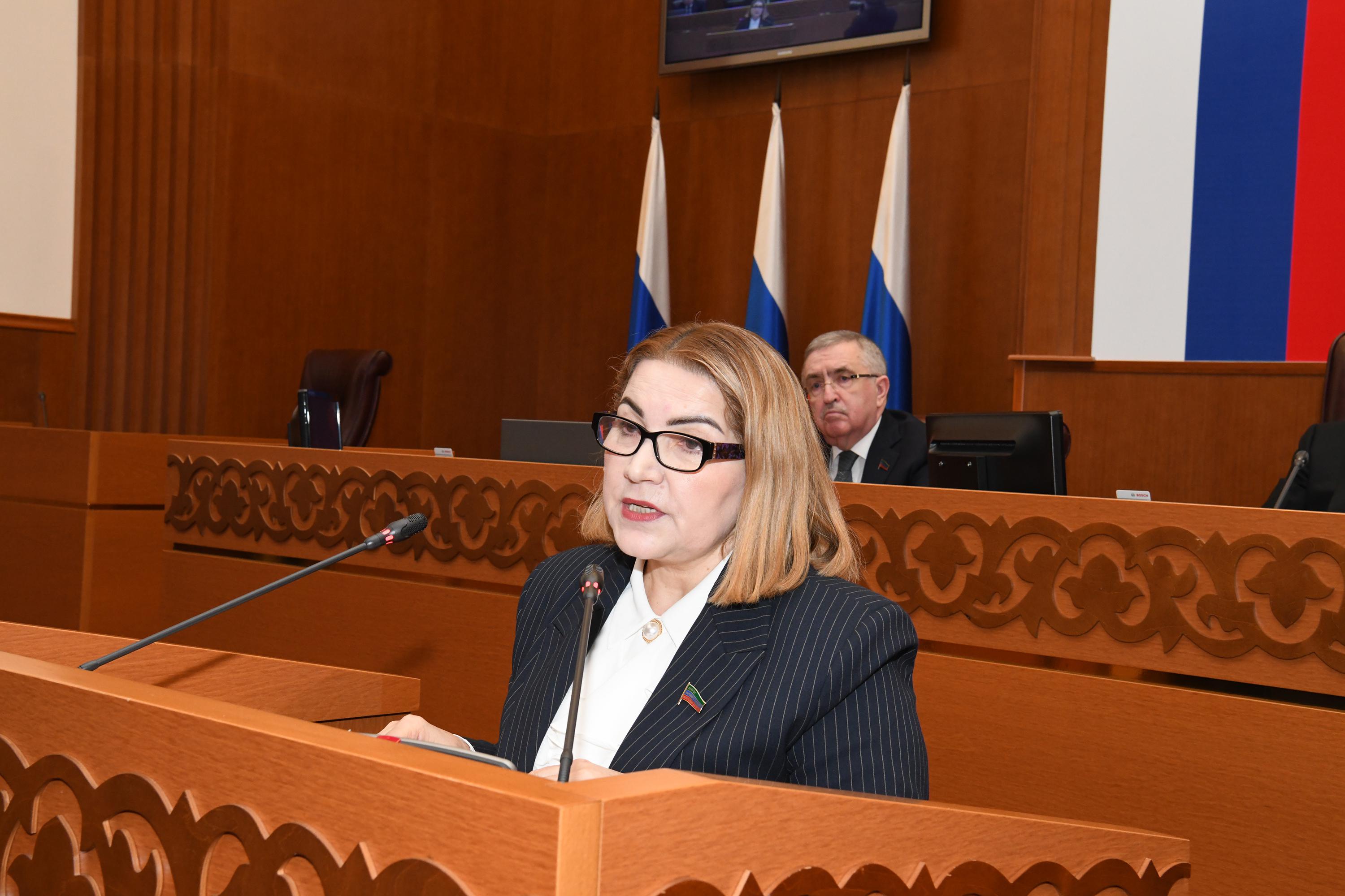 Узлипат Гасанова: "Городские дети практически не владеют родным языком"