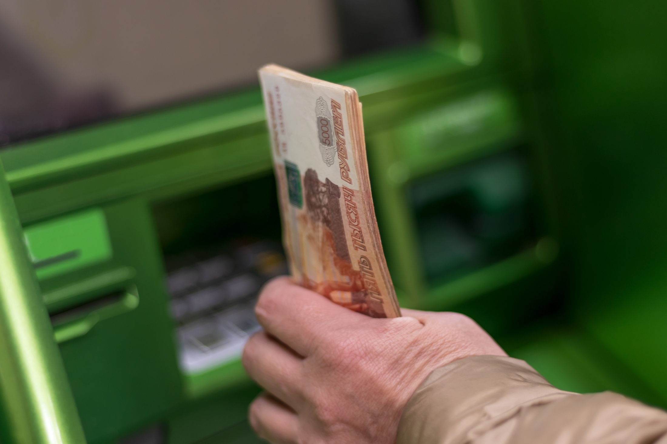 Банки и операторов обяжут возмещать похищенные деньги в некоторых случаях