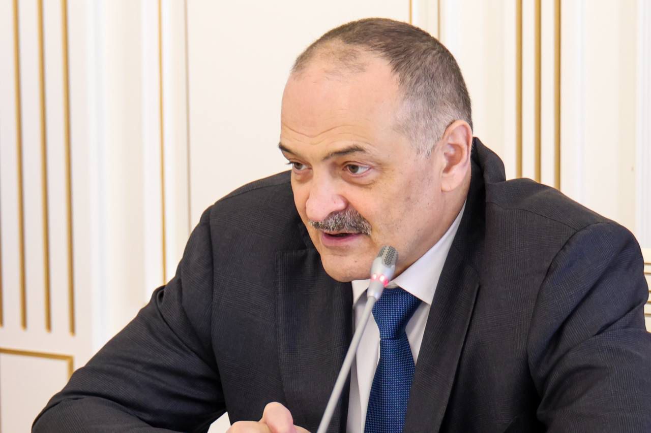 Зачем забрали-то баскетбольную площадку у детей?