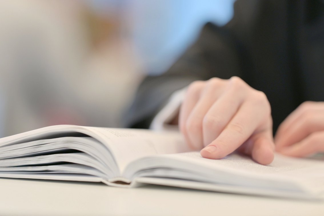 Какие книги Минпросвещения рекомендует для уроков и внеклассного чтения