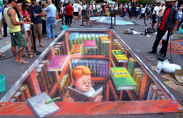Книжные 3D-рисунки на асфальте