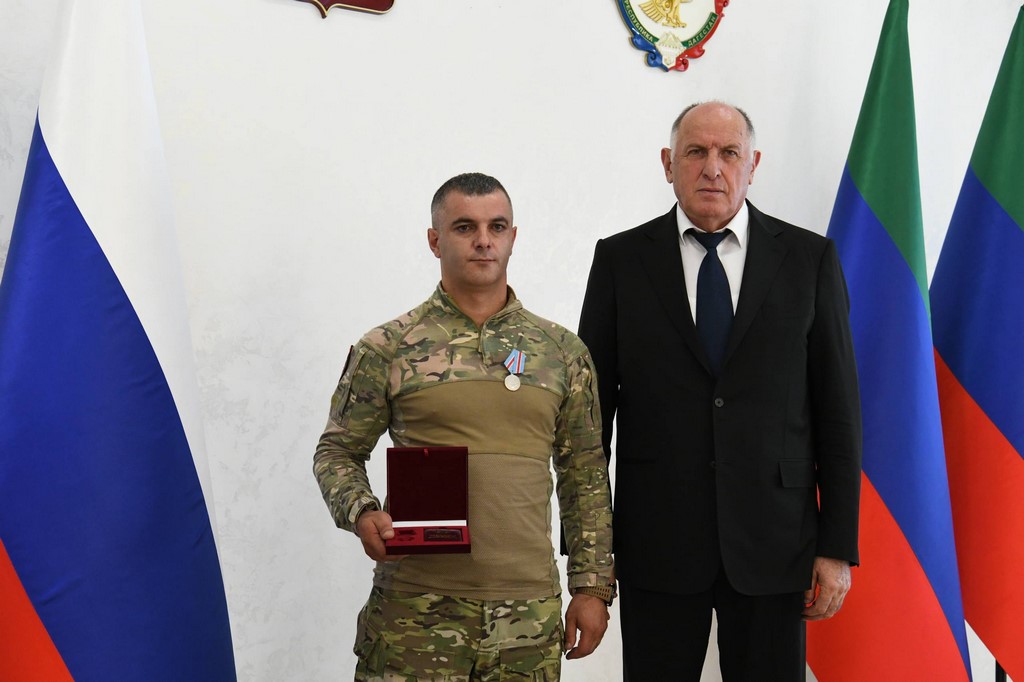 Доброволец отряда «Барс-Курск» Гусейни Бицирамазанов отмечен медалью «За проявленное мужество»