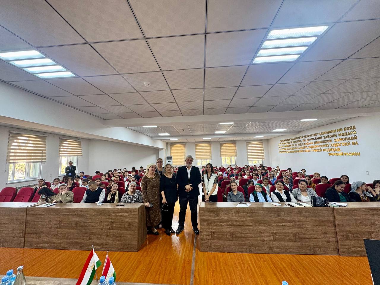 Дагестанская делегация приняла участие в XIII Международной книжной выставке