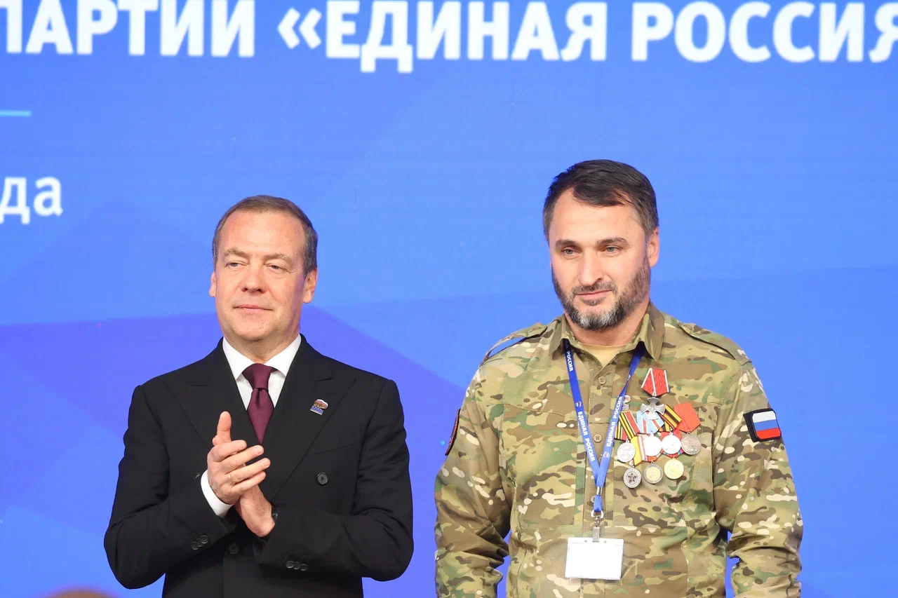 Дмитрий Медведев вручил орден Мужества участнику СВО из Дагестана Хабибу Хамутаеву
