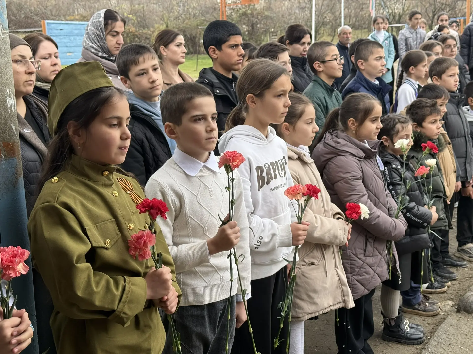 В преддверии Дня Героев Отечества в Сулейман-Стальском районе увековечили память бойцов СВО