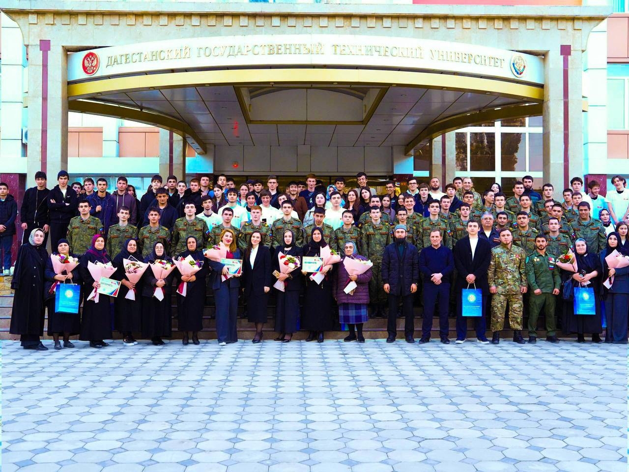 В ДГТУ круглый стол в рамках просветительского молодежного форума «Голоса СВО: Истории участников»