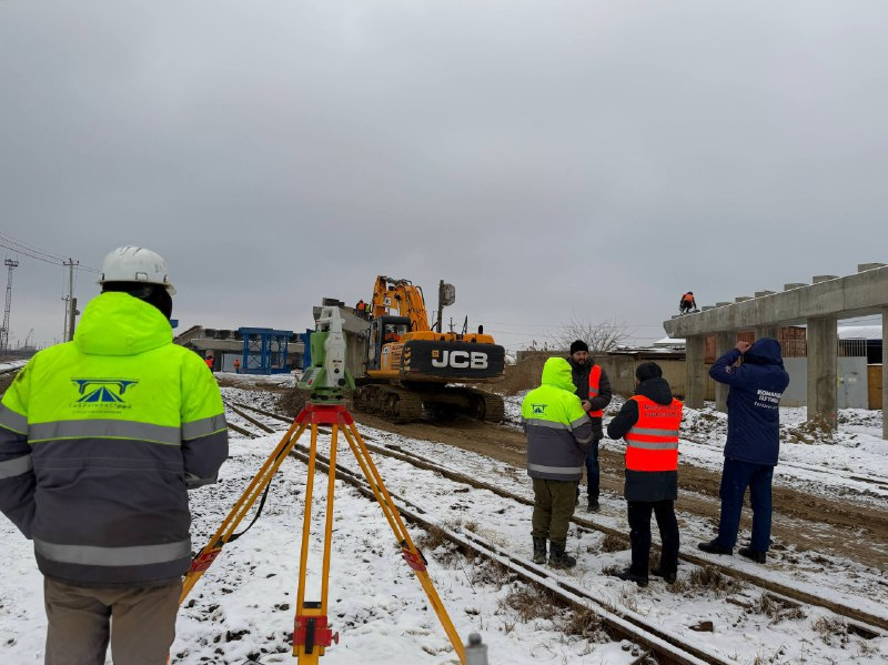 В Дагестане проверяют ход строительства подъездной дороги к Махачкалинскому порту