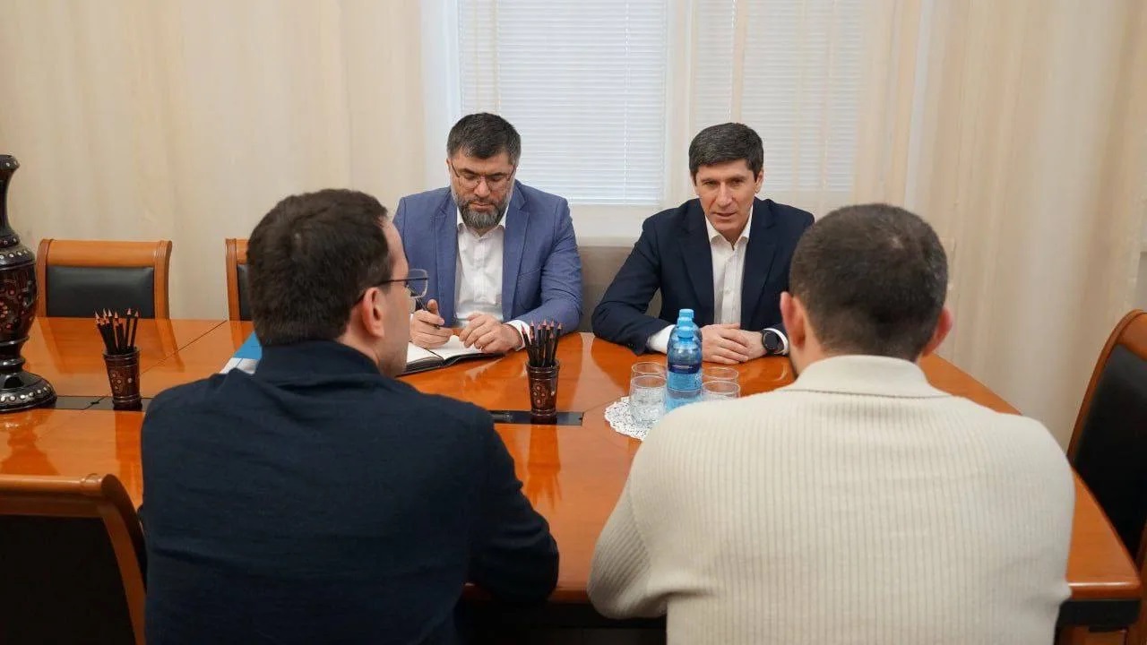 Участник программы «Доблесть гор» проходит стажировку в Избиркоме Дагестана