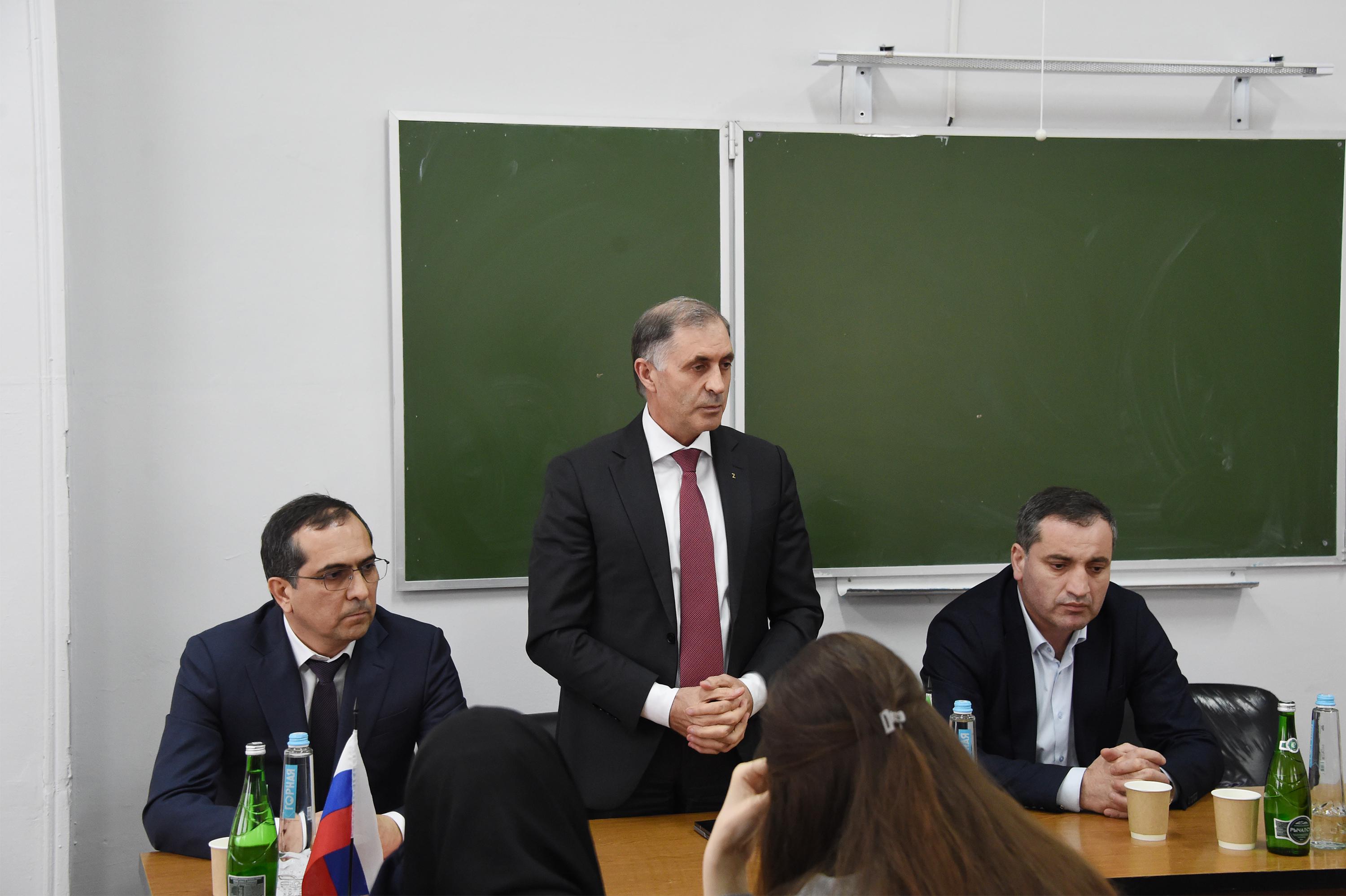 Камил Давдиев: «Колледжи и вузы должны готовить специалистов высочайшего уровня»
