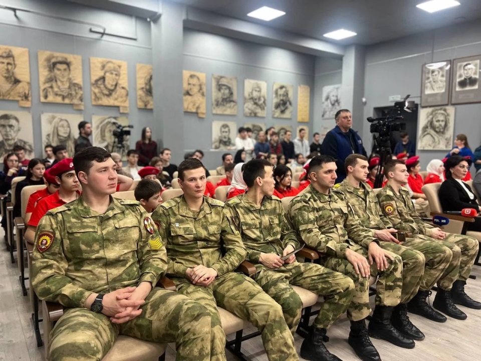 В Махачкале состоялся показ фильма о героях СВО