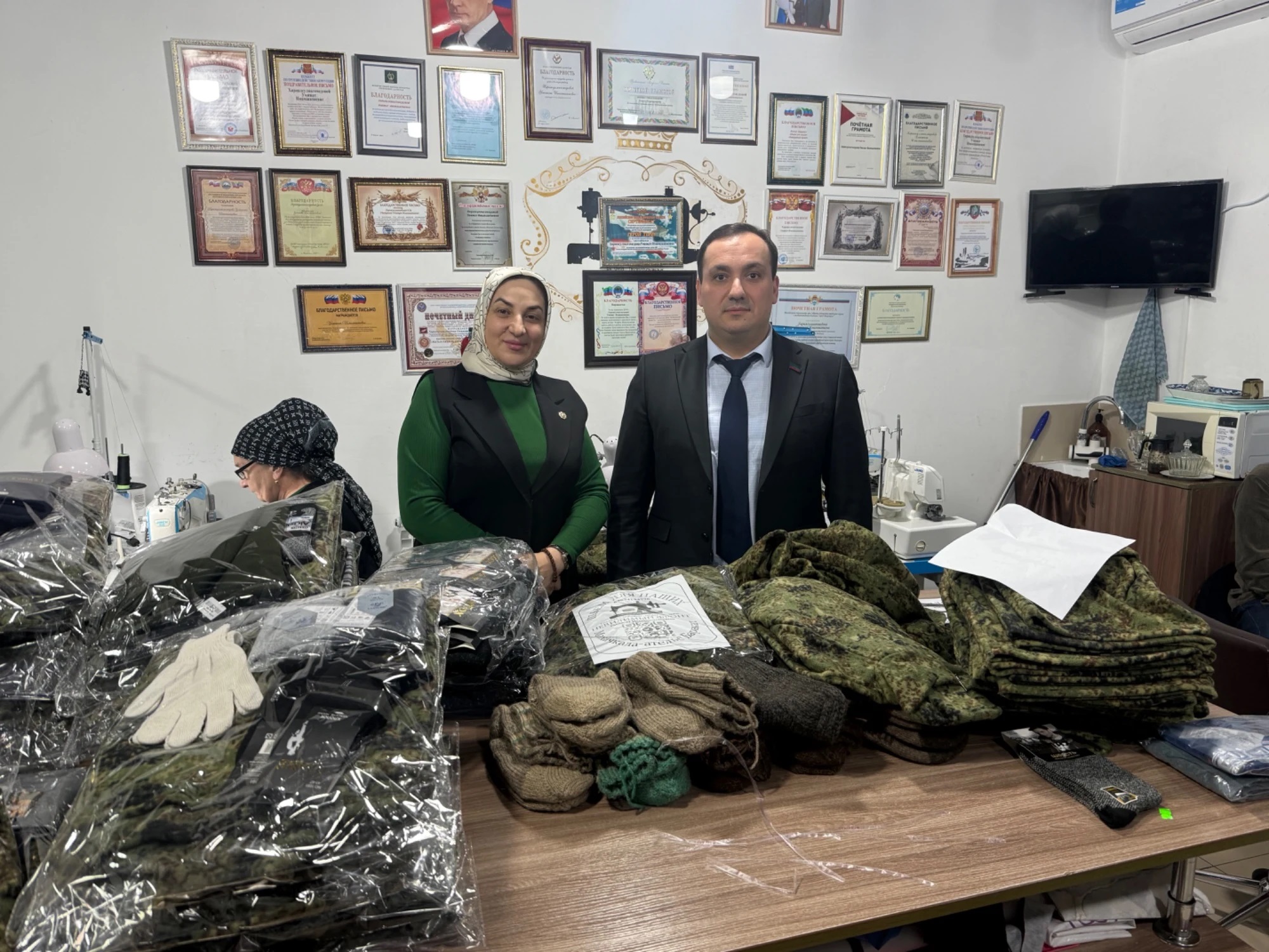 Осман Булатов оказал поддержку очередной гуманитарной миссии движения «Шьём для наших»