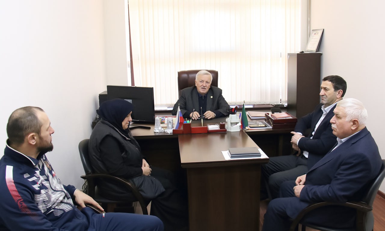 Память о герое: в Гумбетовском районе поддерживают семью погибшего участника СВО