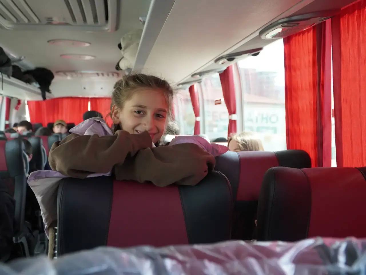 Дети из пострадавших районов Дагестана отправились на отдых и обучение в Северную Осетию