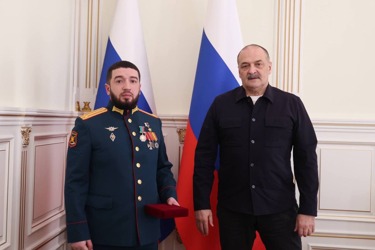 Сергей Меликов вручил орден Герою России Саиду Ибрагимову