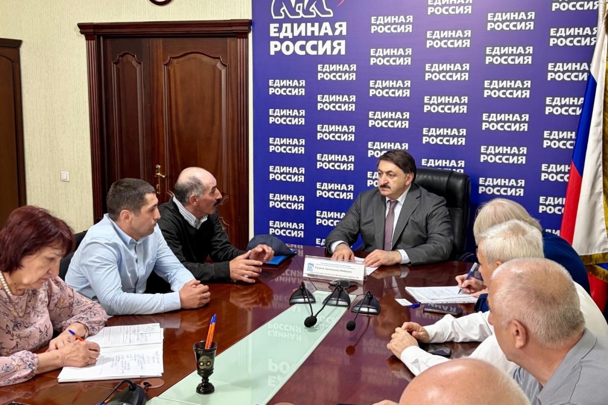 Джамаладин Гасанов провел прием граждан: в центре внимания — газификация, восстановление жилья и поддержка семей участников СВО