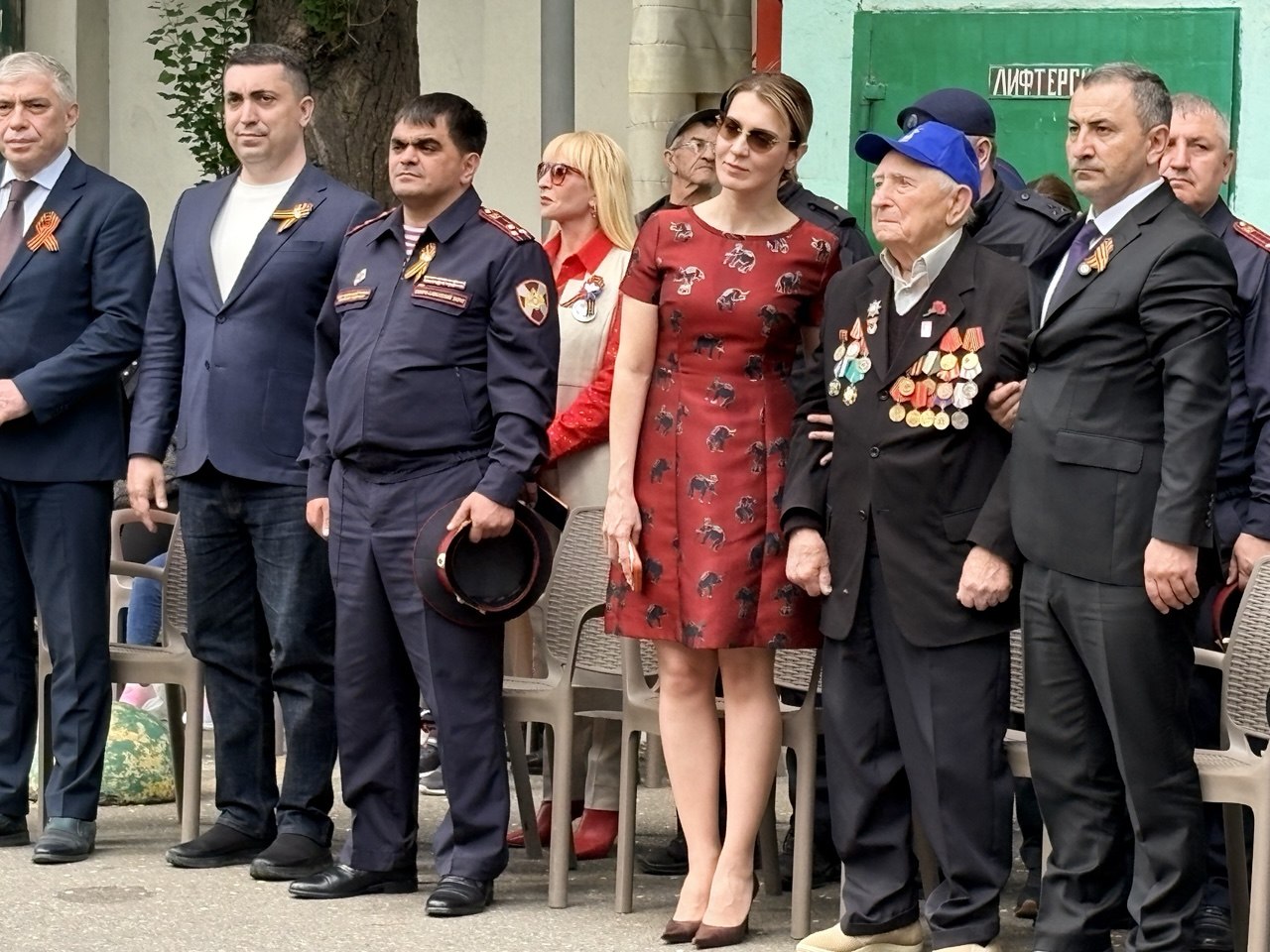 В Махачкале прошёл «Парад у дома ветерана» в честь героя Великой Отечественной войны