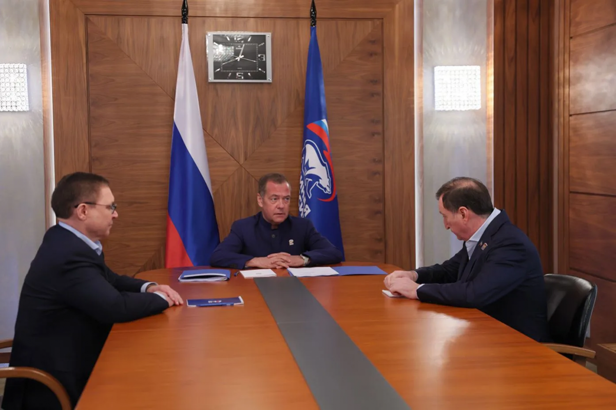 Дмитрий Медведев поддержал кандидатуру Заура Аскендерова на пост секретаря Дагестанского регионального отделения «Единой России»
