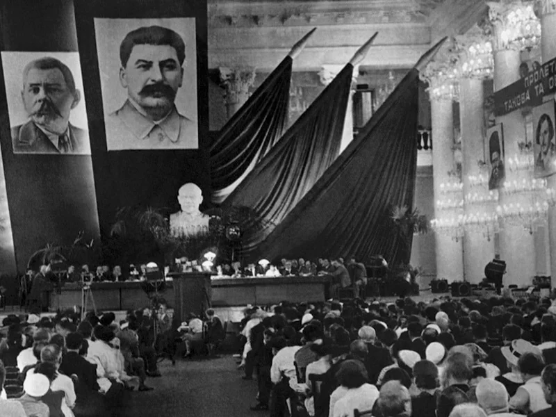 17 августа 1934 года в Москве открылся Первый съезд советских писателей