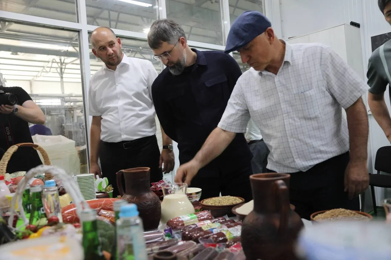 Магомед Рамазанов ознакомился с работой Кизляр-Урицкого мясокомбината